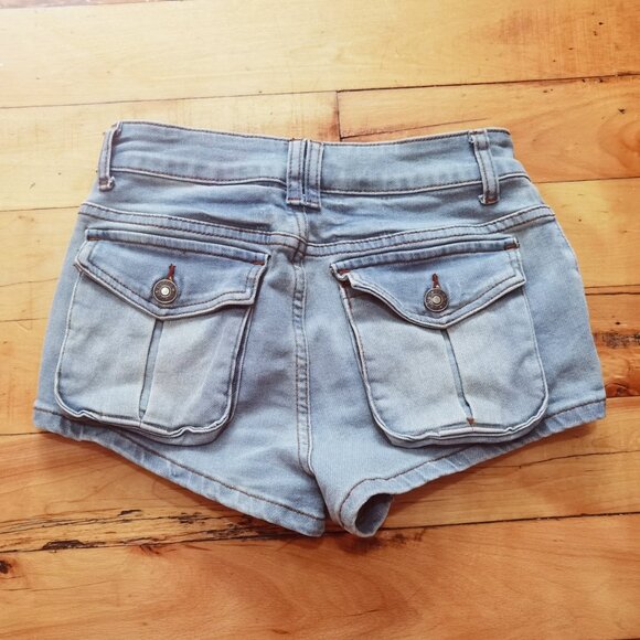 bleached light blue cargo pockets shorts - Picture 5 of 5